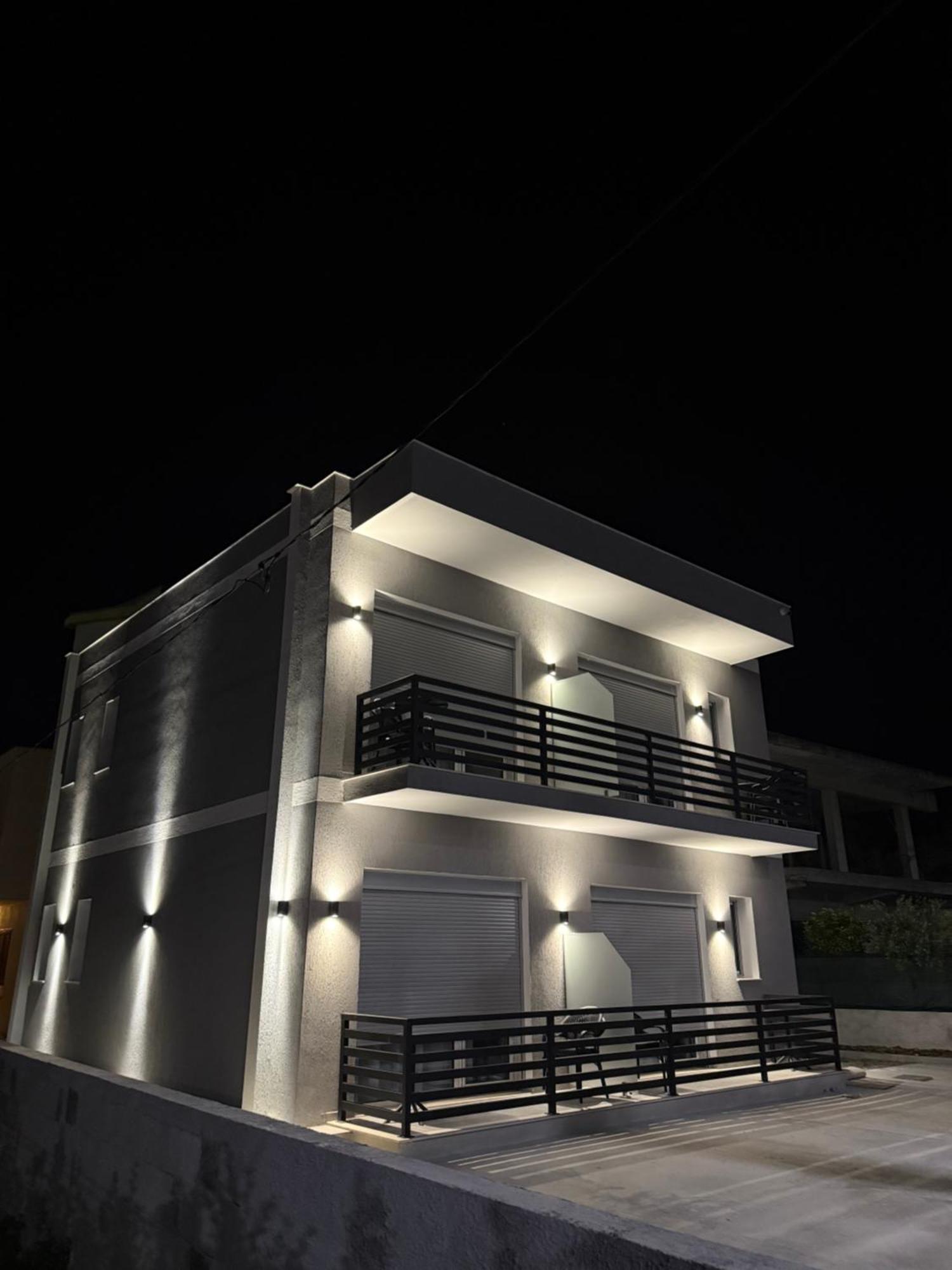 Maison Apartments Vlore Exterior photo