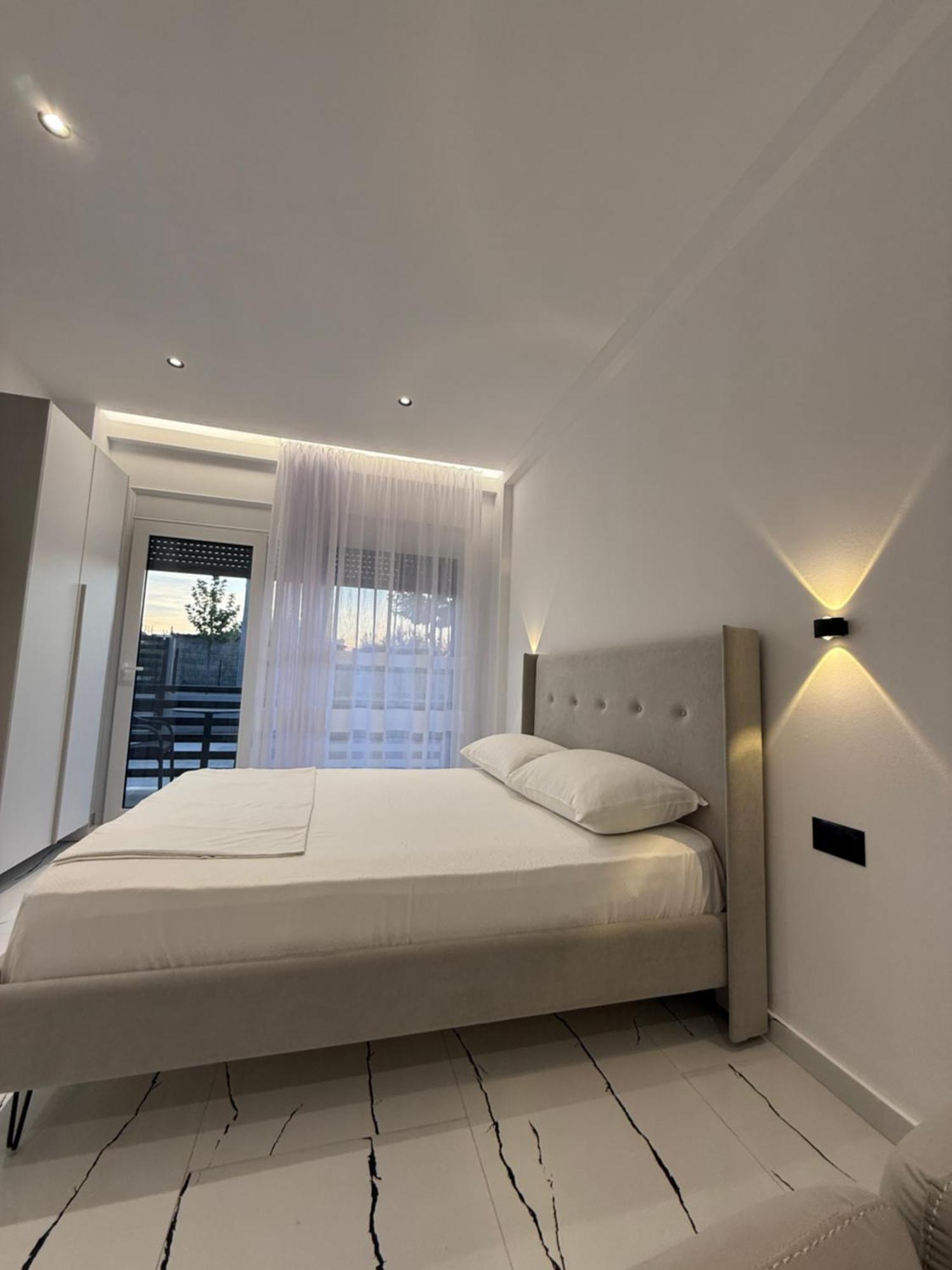 Maison Apartments Vlore Exterior photo